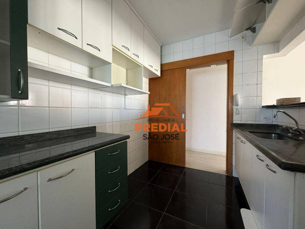 Apartamento para alugar com 3 quartos, 93m² - Foto 4