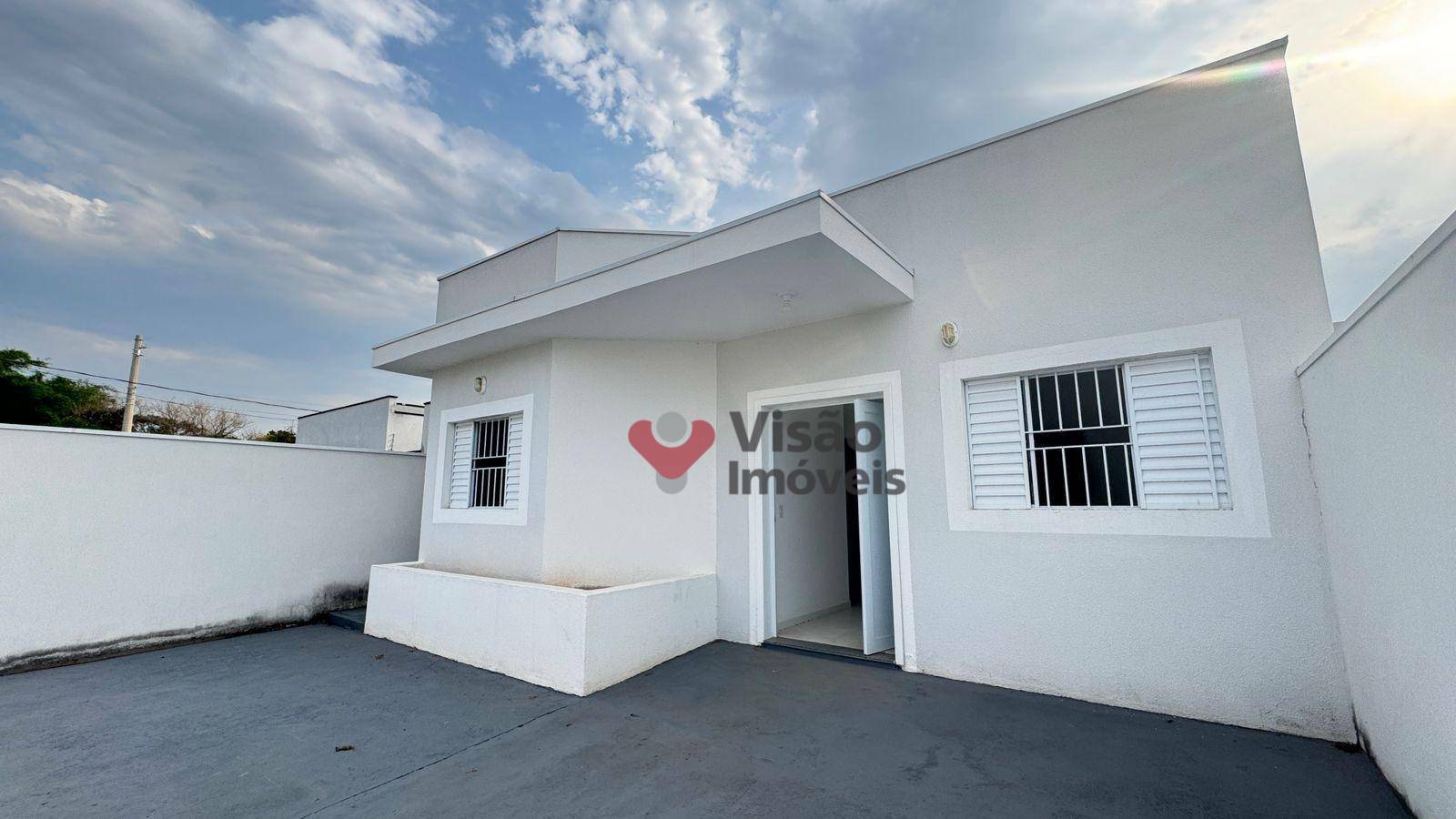 Casa à venda com 3 quartos, 78m² - Foto 2