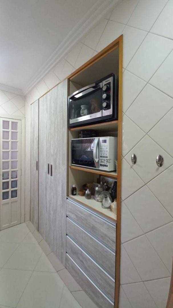 Apartamento para alugar com 1 quarto, 66m² - Foto 17