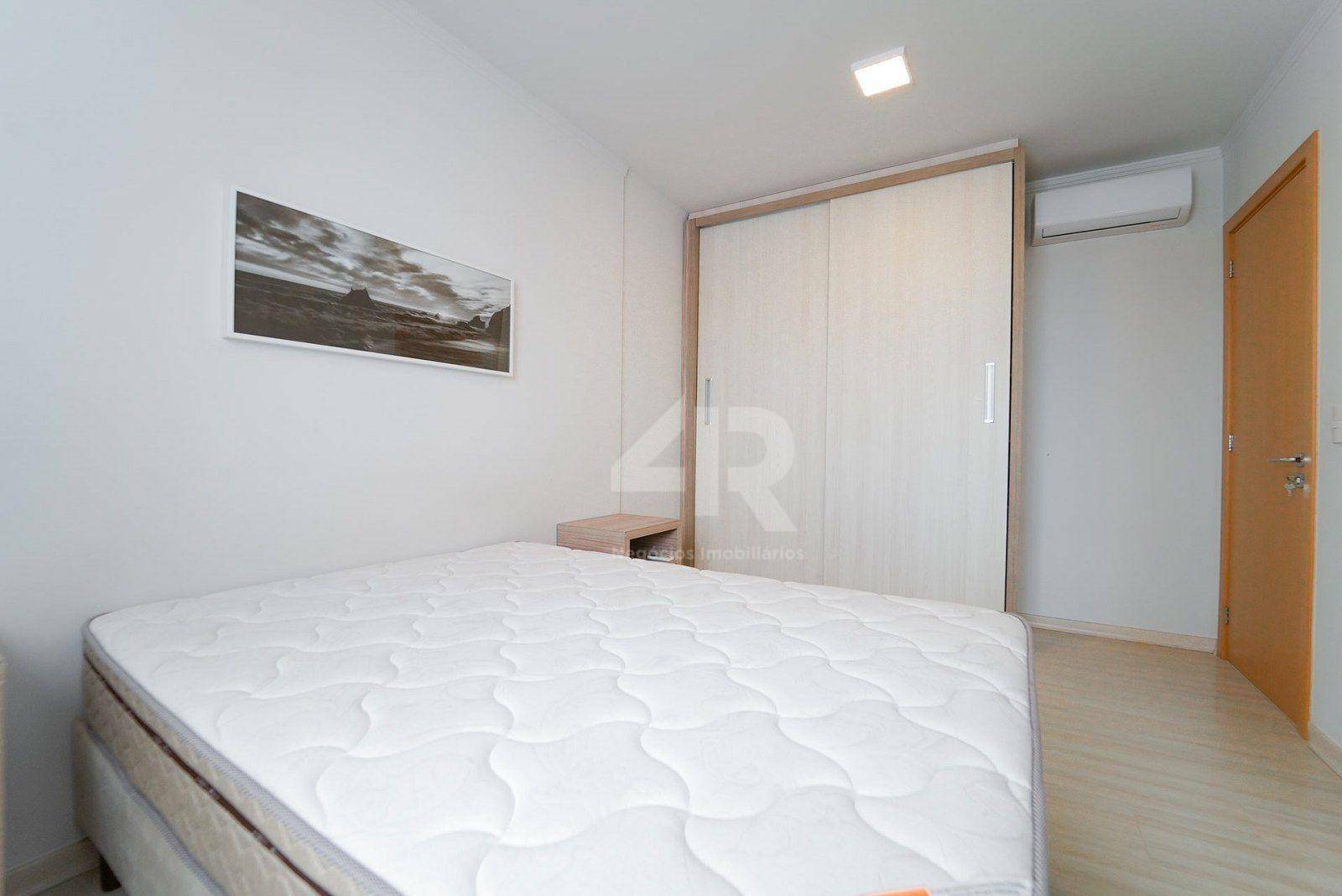 Apartamento à venda com 3 quartos, 74m² - Foto 4