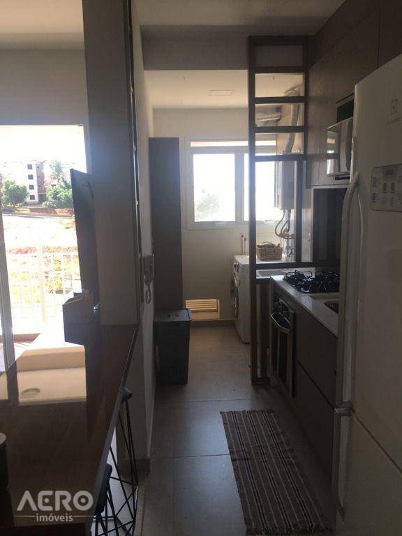 Apartamento à venda com 2 quartos, 64m² - Foto 3