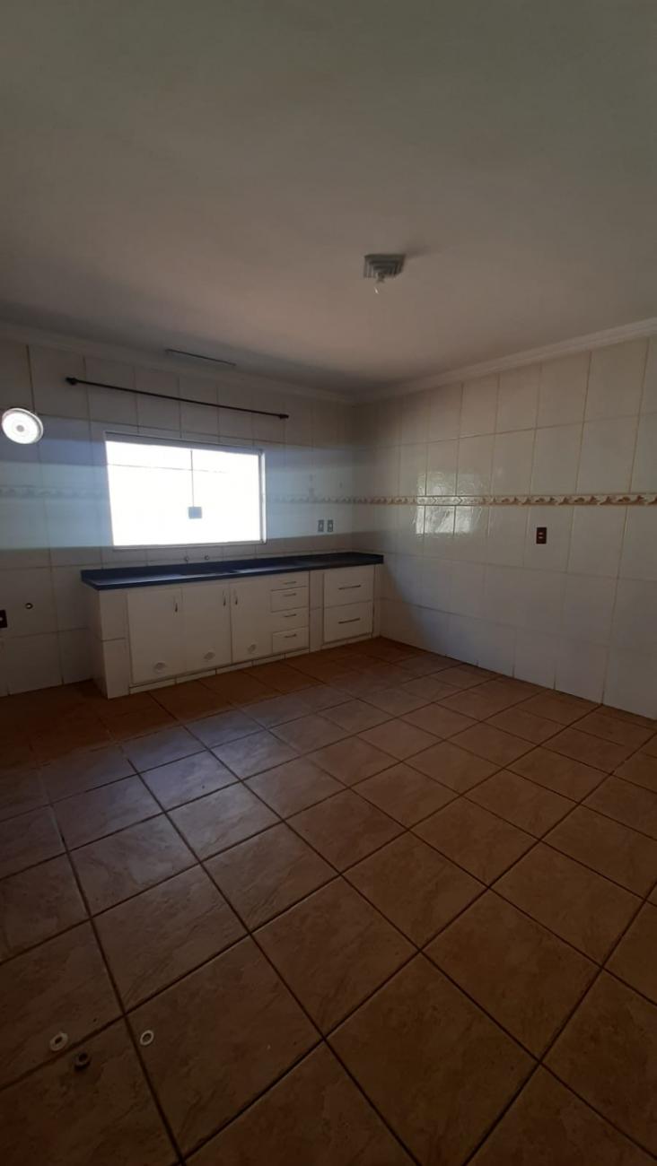 Casa à venda com 3 quartos, 250m² - Foto 8