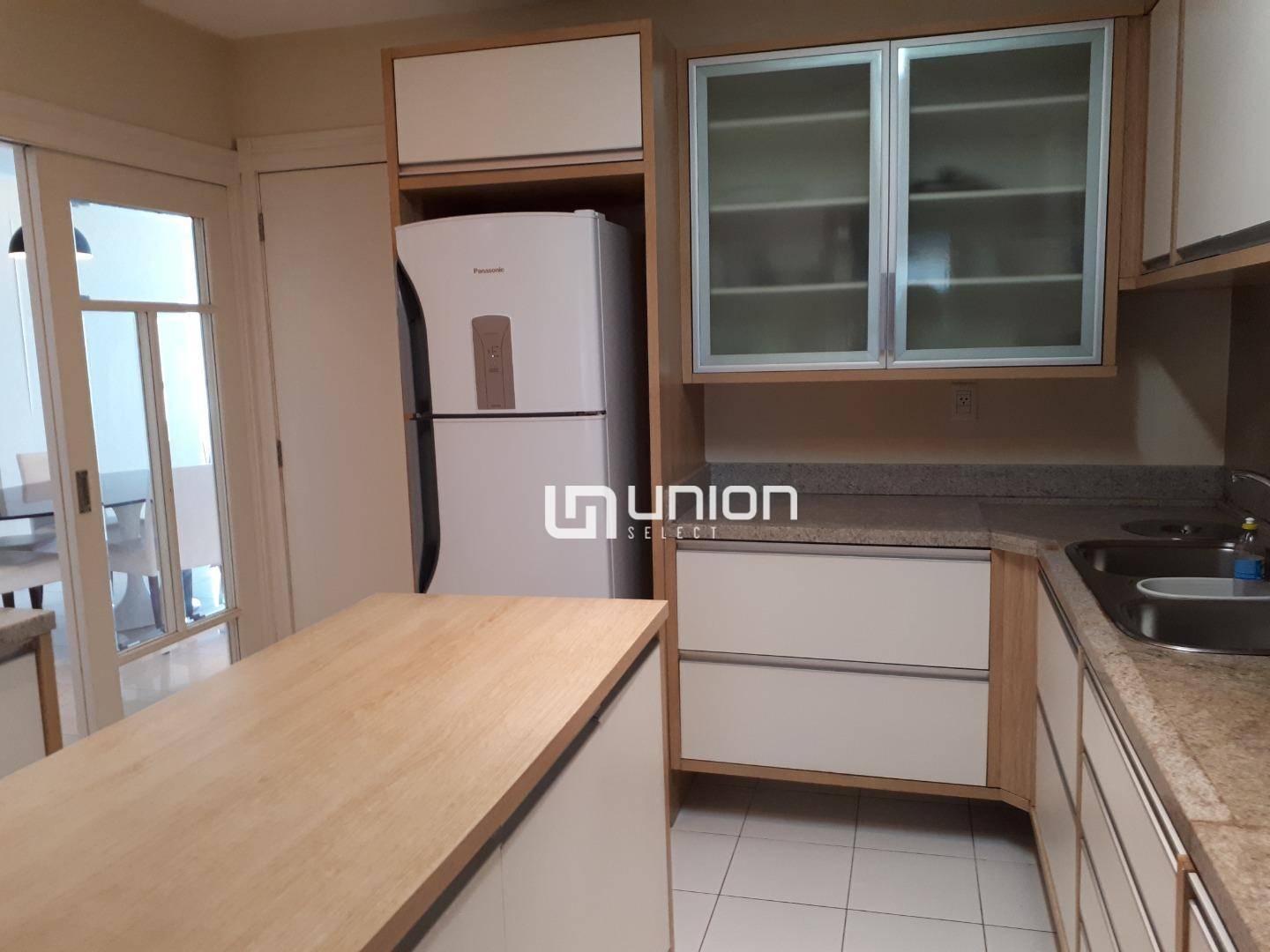 Apartamento à venda com 4 quartos, 185m² - Foto 11