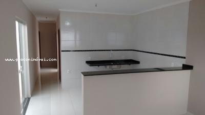 Casa à venda com 2 quartos, 94m² - Foto 2