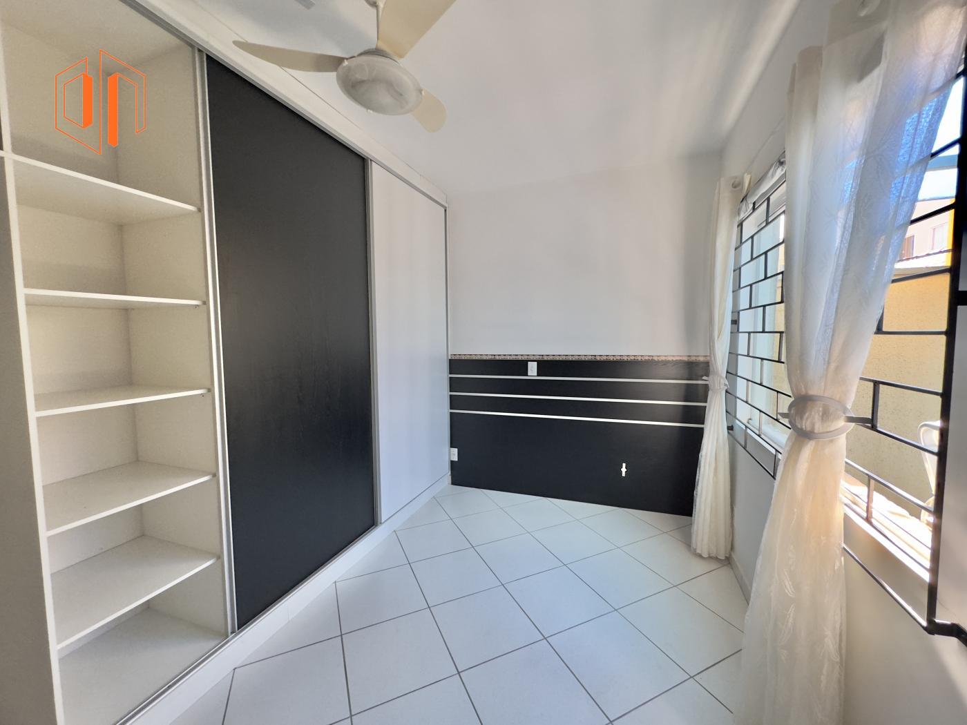 Apartamento à venda com 2 quartos, 64m² - Foto 11