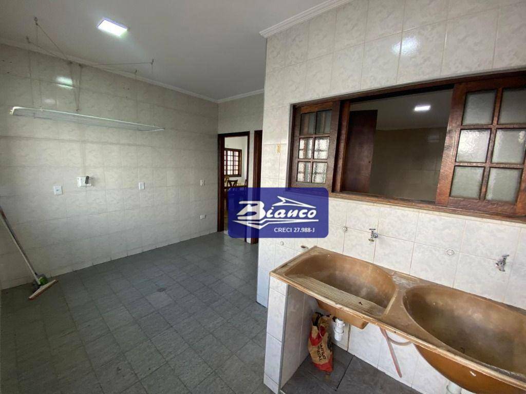 Sobrado à venda e aluguel com 3 quartos, 337m² - Foto 22