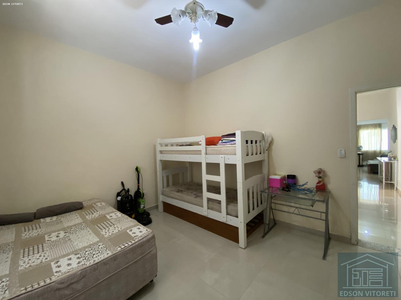 Casa para alugar com 3 quartos, 200m² - Foto 14