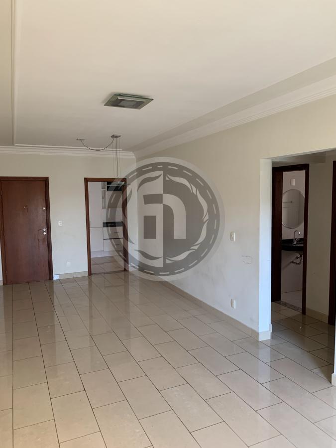 Apartamento à venda com 3 quartos, 125m² - Foto 2