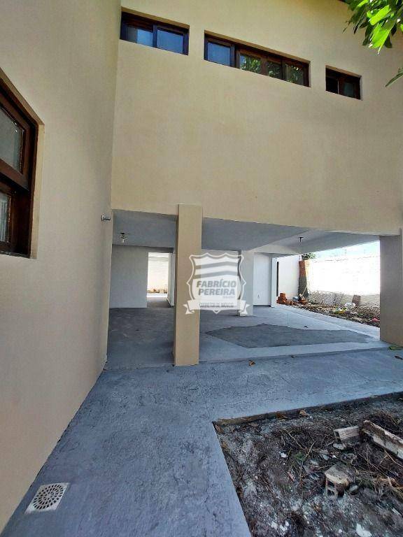 Casa à venda com 6 quartos, 300m² - Foto 63