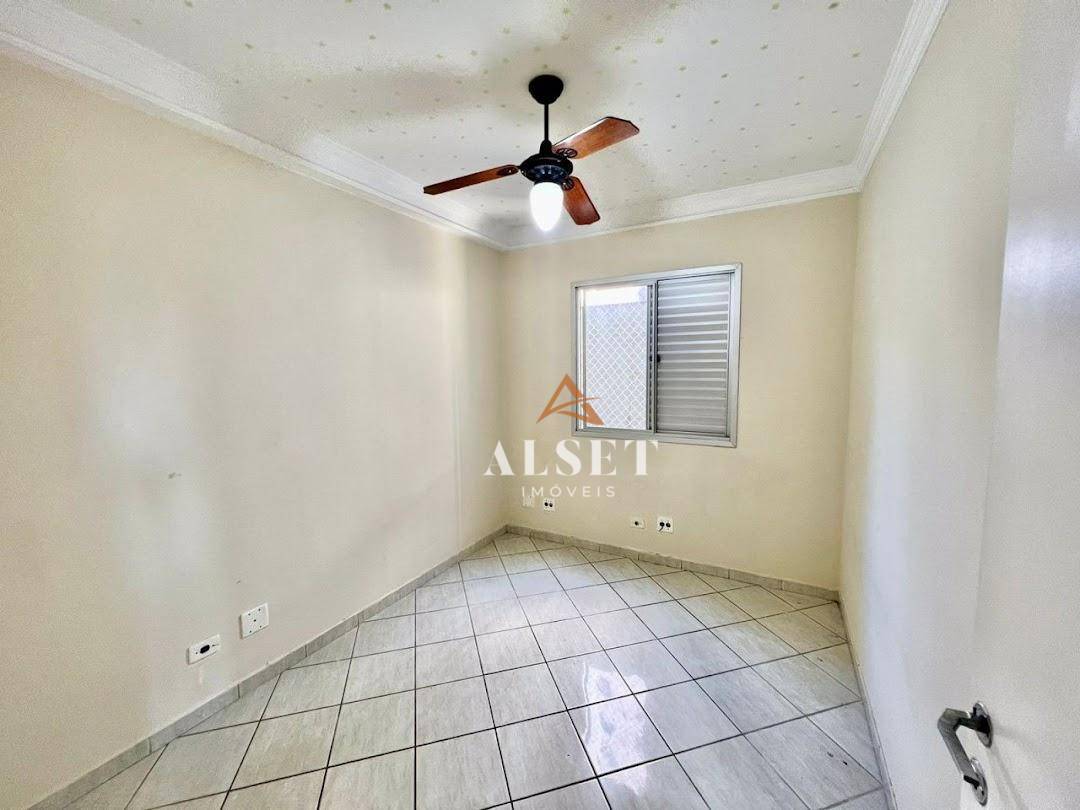 Apartamento à venda com 3 quartos, 74m² - Foto 4