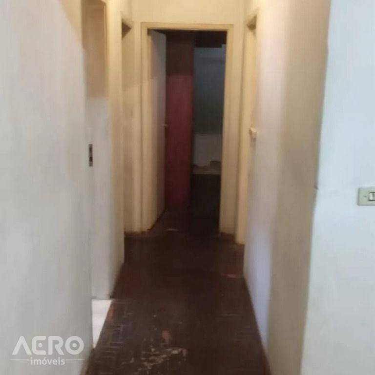 Casa à venda com 3 quartos, 204m² - Foto 5