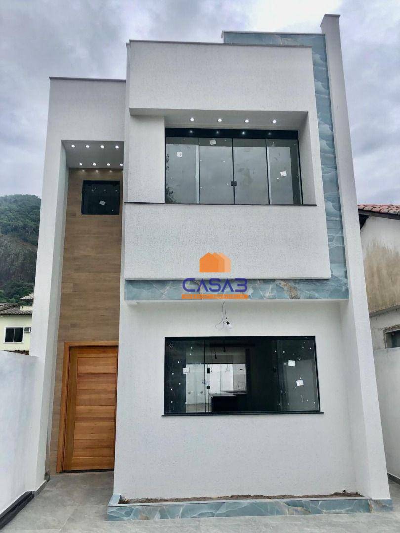 Casa à venda com 4 quartos, 131m² - Foto 1