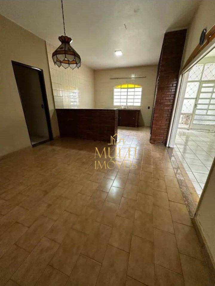 Casa à venda com 4 quartos, 200m² - Foto 10