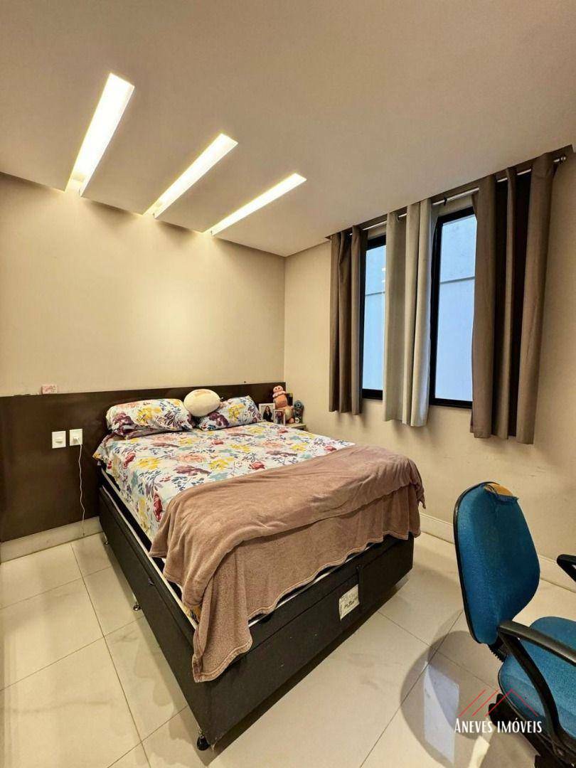 Casa de Condomínio à venda com 3 quartos, 250m² - Foto 15