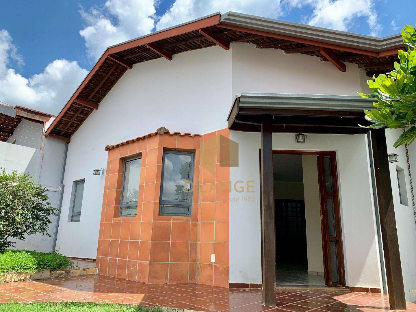 Casa para alugar com 3 quartos, 166m² - Foto 1