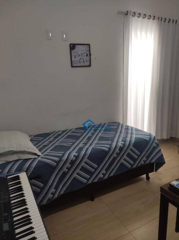 Sobrado à venda com 3 quartos, 200m² - Foto 26