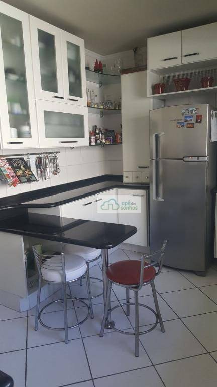 Apartamento à venda com 3 quartos, 98m² - Foto 6