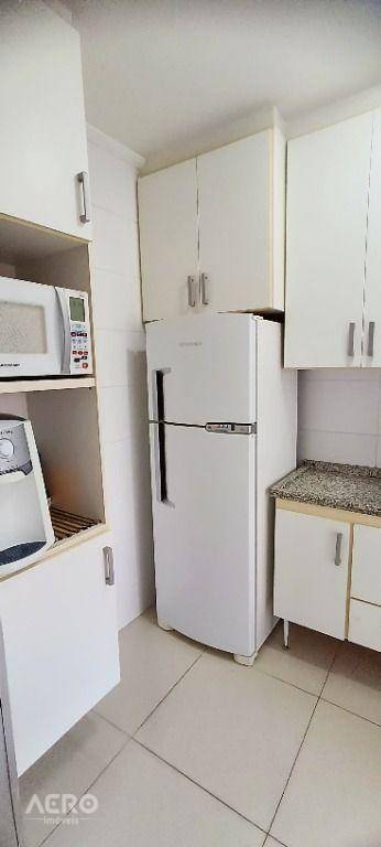 Apartamento à venda com 2 quartos, 65m² - Foto 9