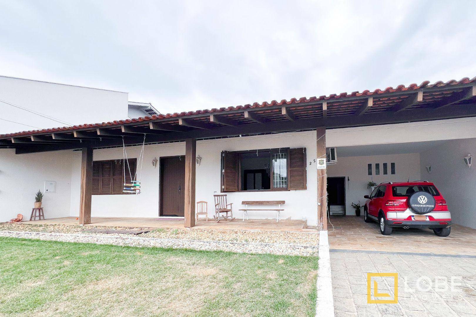 Casa à venda com 4 quartos, 419m² - Foto 1