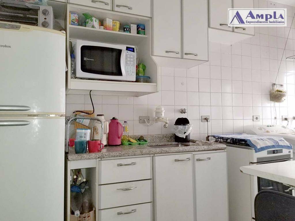 Apartamento à venda com 2 quartos, 56m² - Foto 11