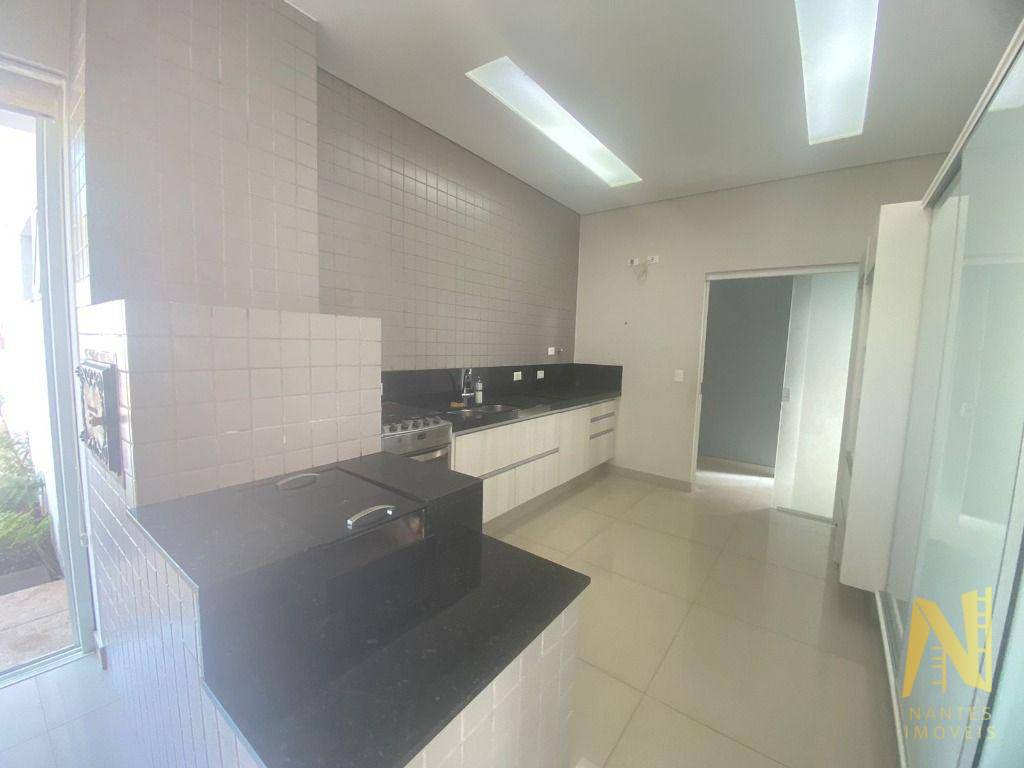 Casa de Condomínio à venda com 3 quartos, 297m² - Foto 13