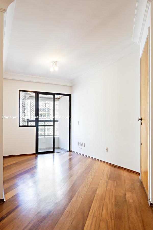 Apartamento à venda com 2 quartos, 75m² - Foto 1