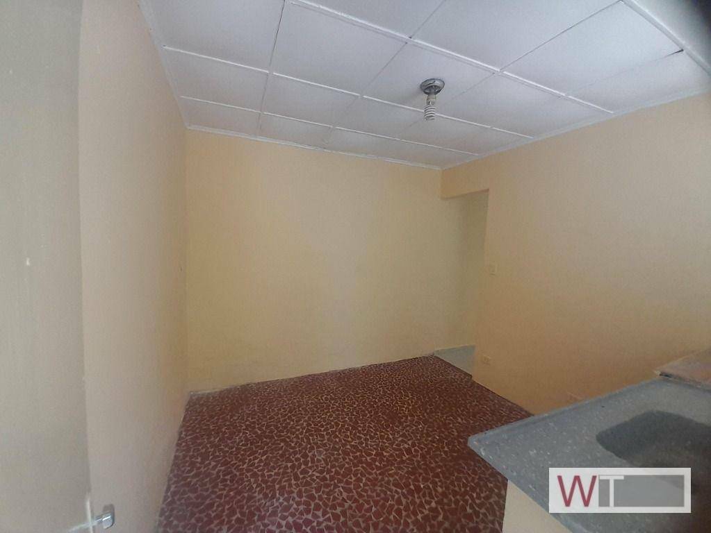 Casa para alugar com 1 quarto, 40m² - Foto 5