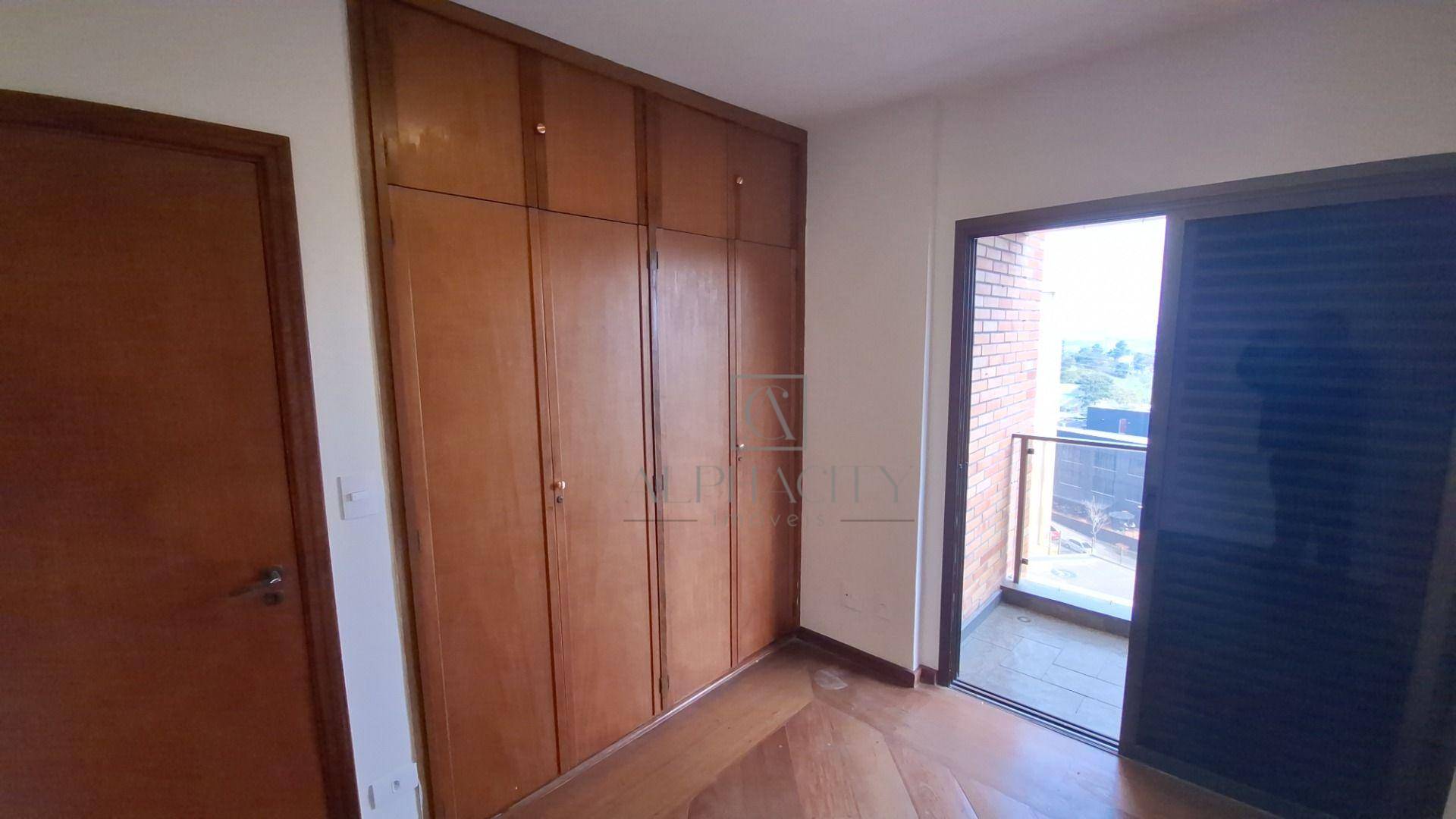 Apartamento para alugar com 3 quartos, 151m² - Foto 2