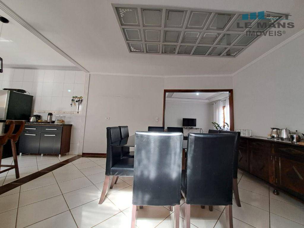 Casa à venda com 4 quartos, 185m² - Foto 9