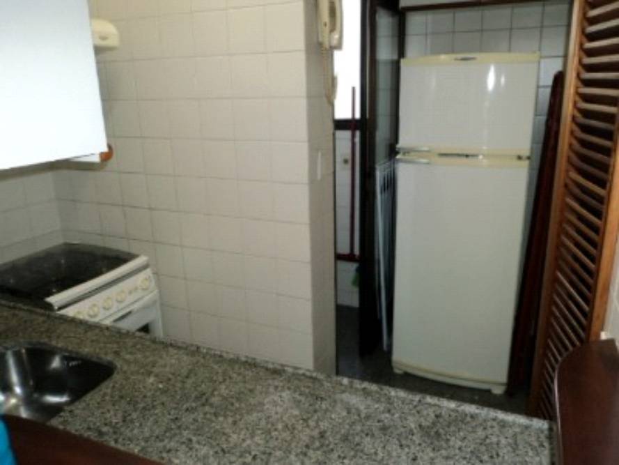 Apartamento para alugar com 2 quartos, 76m² - Foto 6