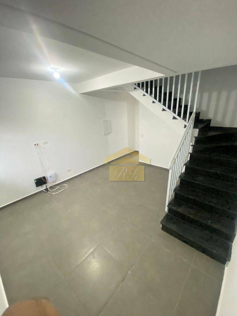 Sobrado para alugar com 2 quartos, 79m² - Foto 2