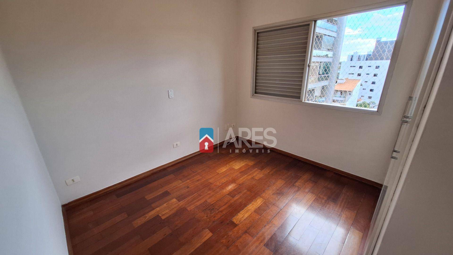 Apartamento para alugar com 3 quartos, 110m² - Foto 17