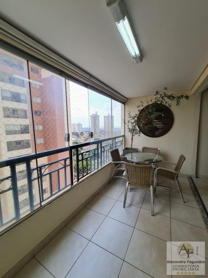 Apartamento à venda com 3 quartos, 97m² - Foto 2