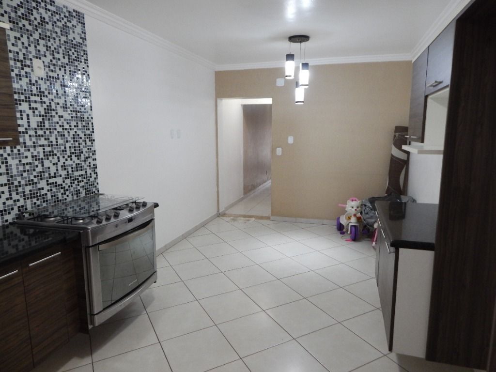 Sobrado à venda com 3 quartos, 200m² - Foto 13