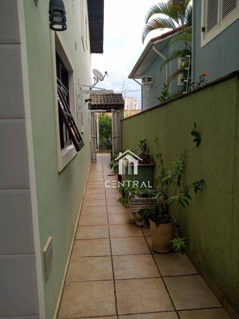 Sobrado à venda com 3 quartos, 250m² - Foto 3