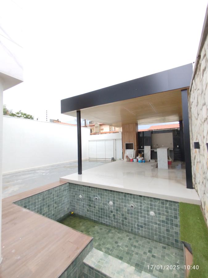 Casa à venda com 4 quartos, 251m² - Foto 6