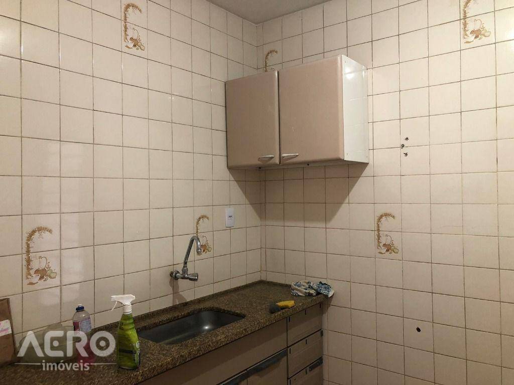 Casa para alugar com 3 quartos, 90m² - Foto 7