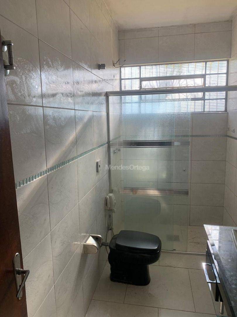 Casa para alugar com 3 quartos, 172m² - Foto 13