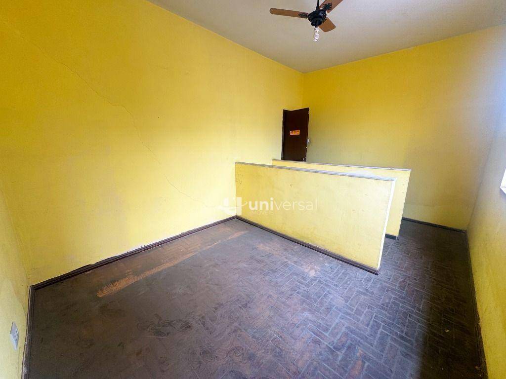 Casa, 4 quartos, 189 m² - Foto 2