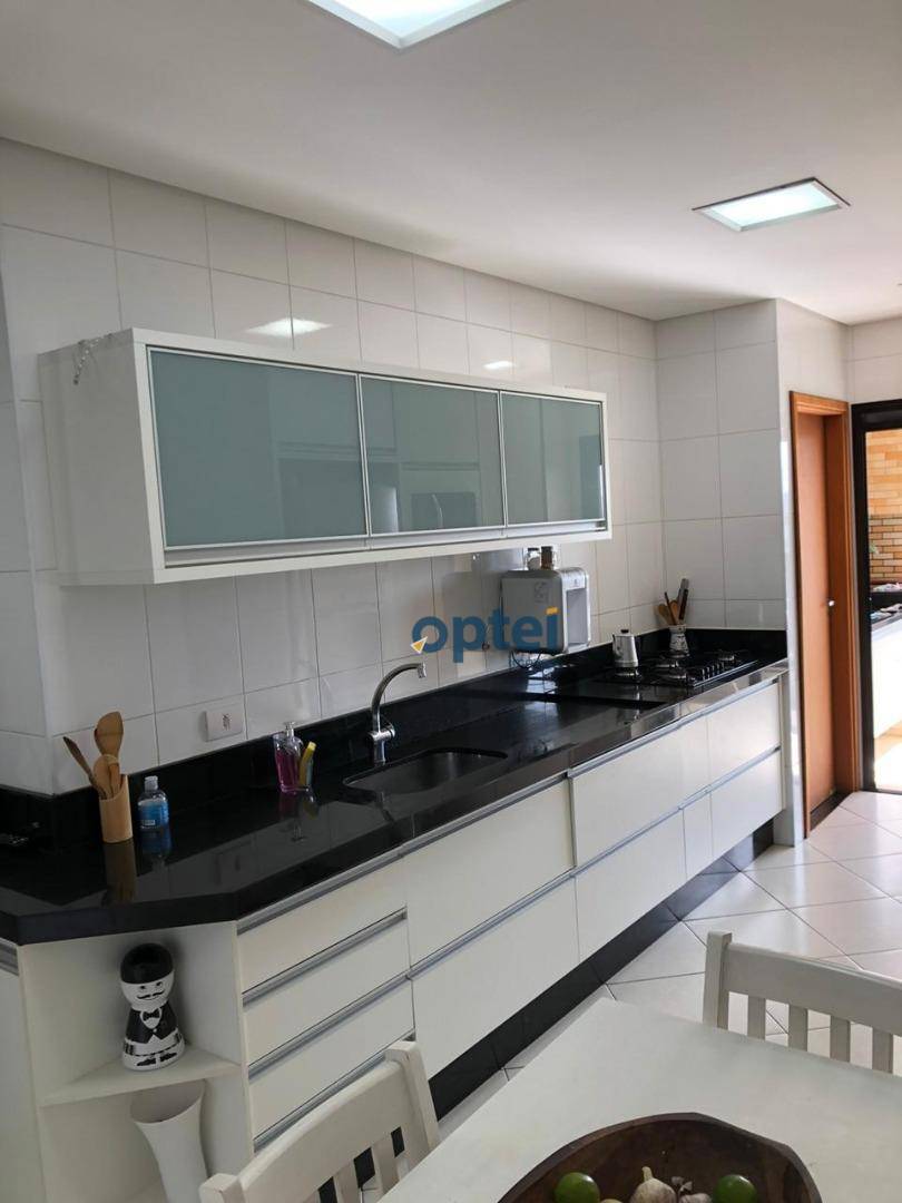 Apartamento à venda com 3 quartos, 185m² - Foto 8