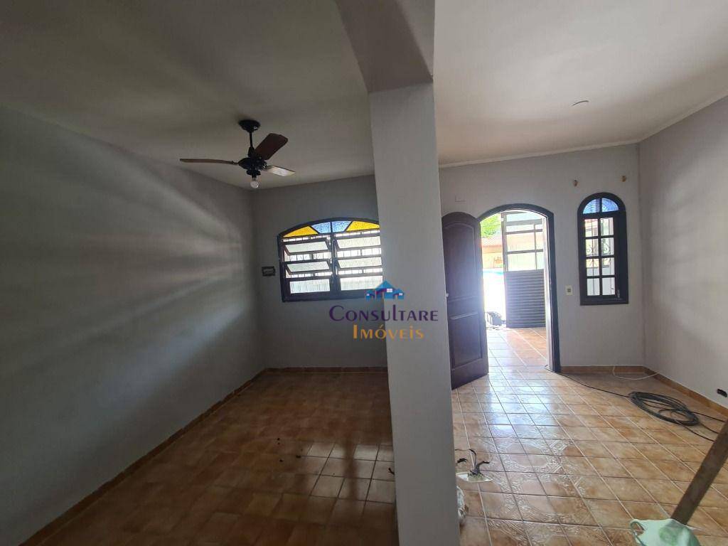 Casa à venda com 2 quartos, 280m² - Foto 2