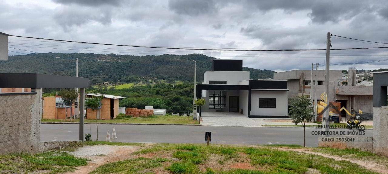 Casa de Condomínio à venda com 3 quartos, 210m² - Foto 2