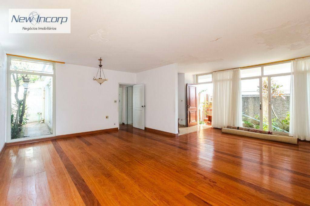 Casa à venda com 3 quartos, 307m² - Foto 5