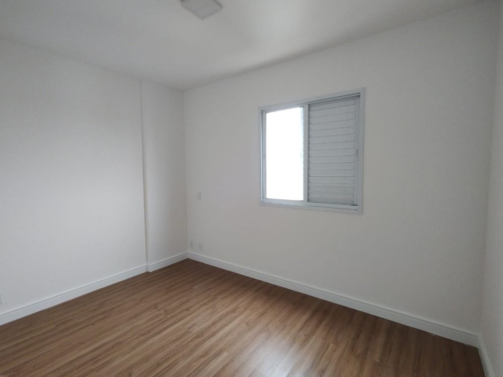 Apartamento para alugar com 2 quartos, 64m² - Foto 10