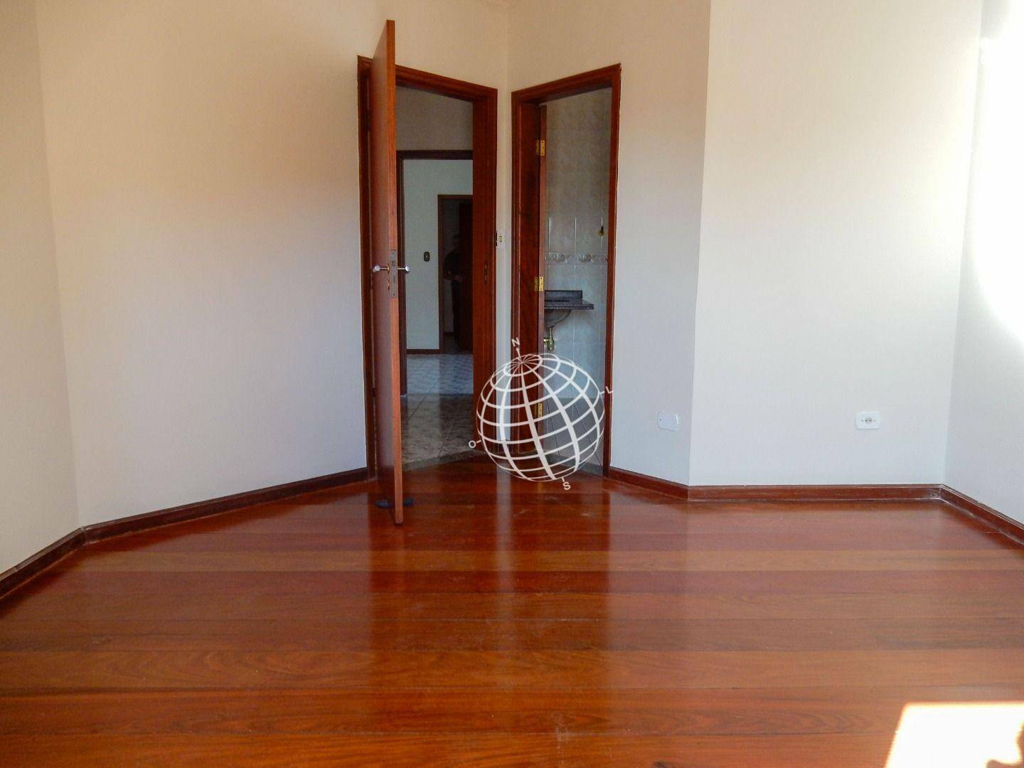 Casa para alugar com 4 quartos, 358m² - Foto 19