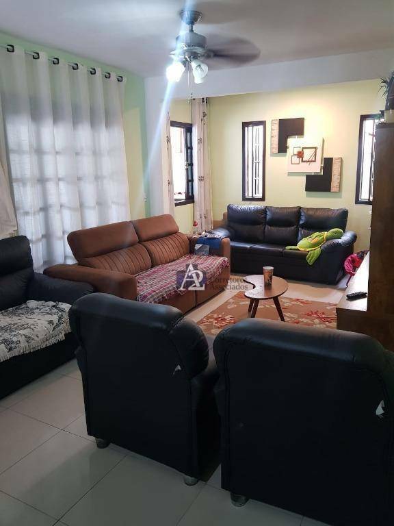 Casa à venda com 4 quartos, 218m² - Foto 3