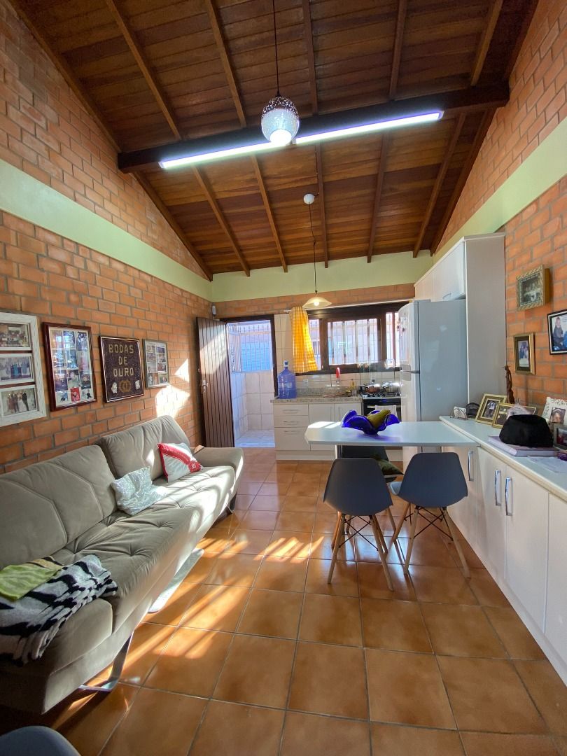 Casa à venda com 2 quartos, 61m² - Foto 6