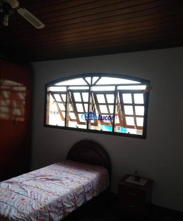 Casa de Condomínio à venda com 5 quartos, 230m² - Foto 13