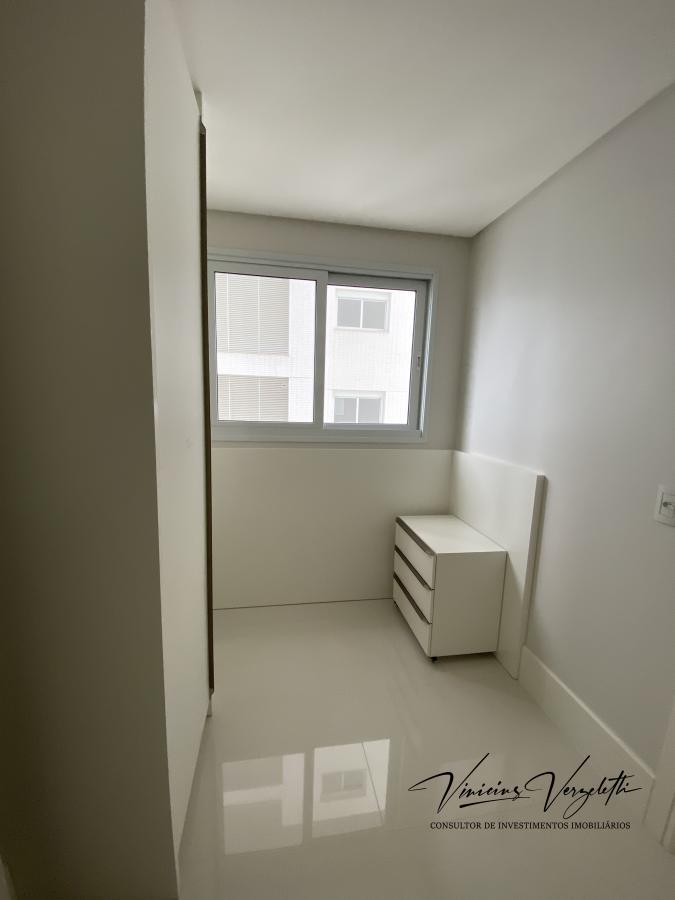 Apartamento à venda com 4 quartos, 237m² - Foto 14