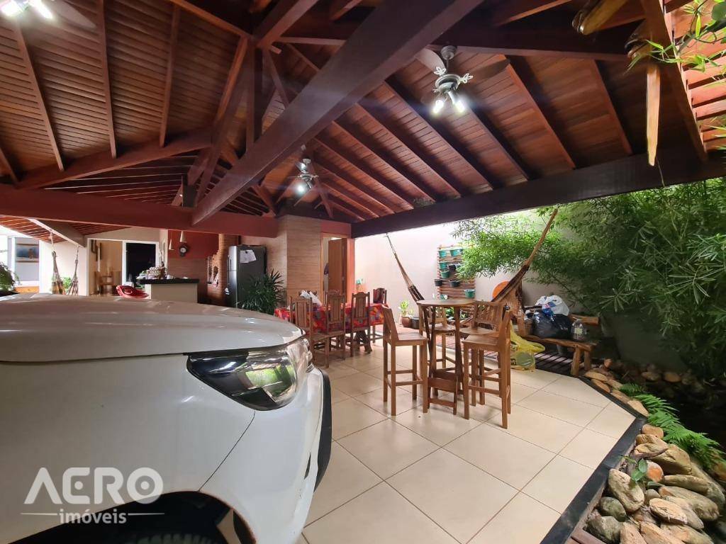 Casa de Condomínio à venda com 3 quartos, 205m² - Foto 20